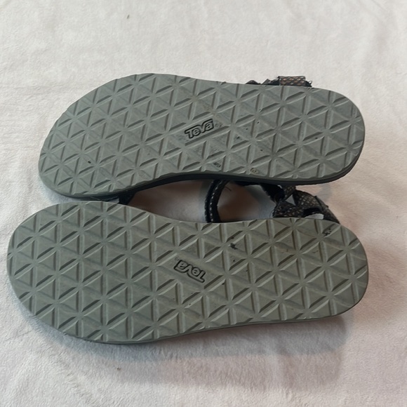 Teva sandals neutral metallic snakeskin pattern - Picture 4 of 9